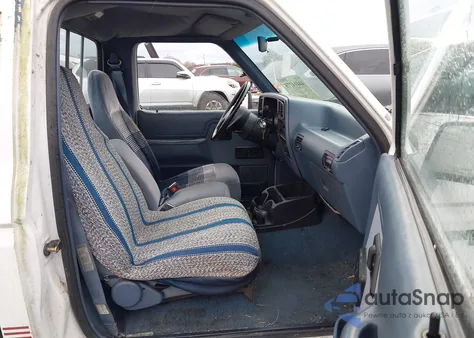 1992 Ford Ranger z USA, uszkodzony, nr VIN 1FTCR10X7NPA83737